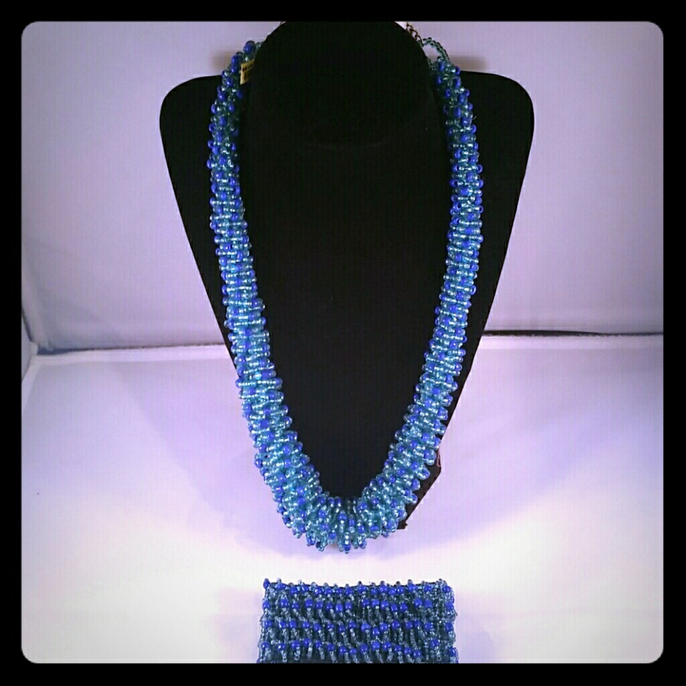 HANDMADE BEADED NECKLACE AND BRACELET